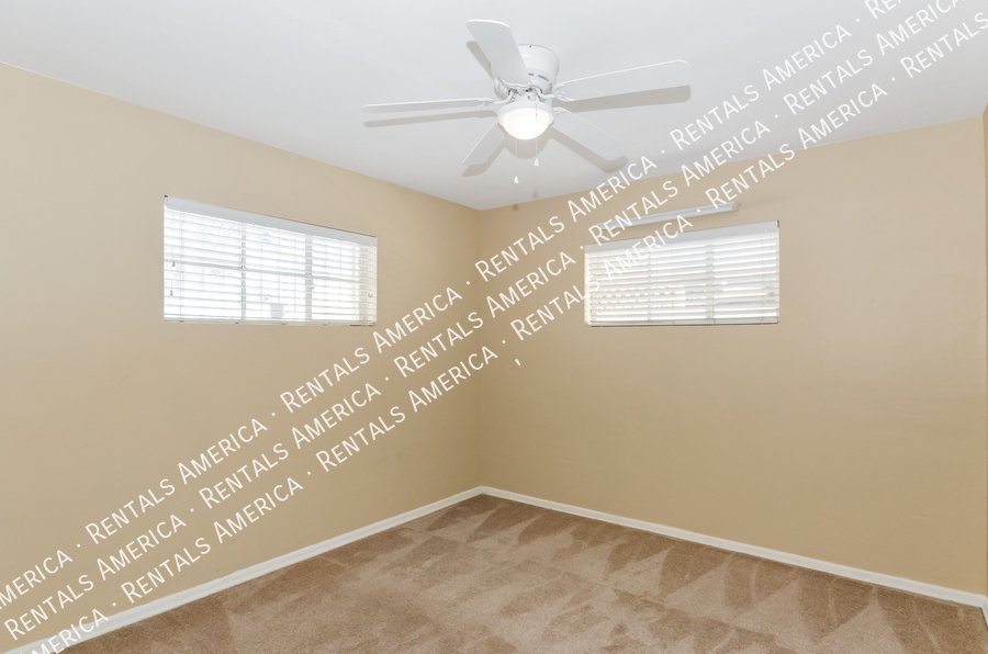 Great Location and close to conveniences property image