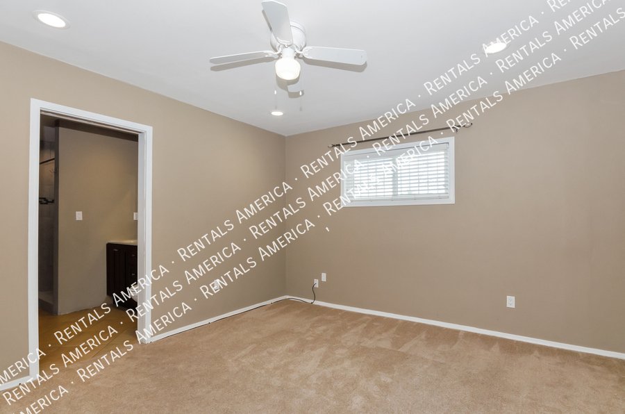 Great Location and close to conveniences property image