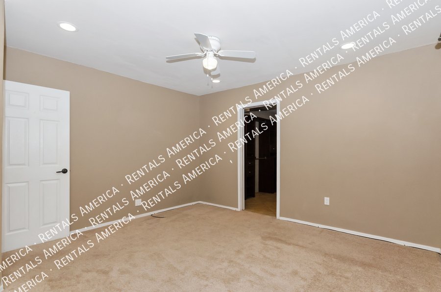 Great Location and close to conveniences property image