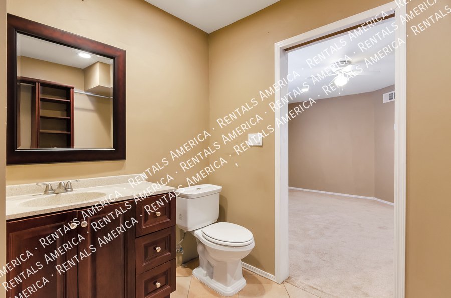 Great Location and close to conveniences property image