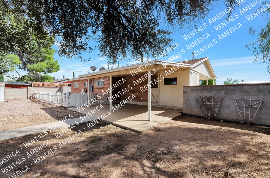 Great Location and close to conveniences property image
