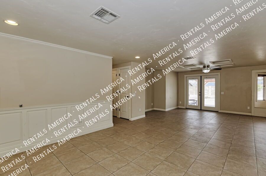 Enjoy this 4 bedroom, 2 bath luxury in Northwest Tucson! property image