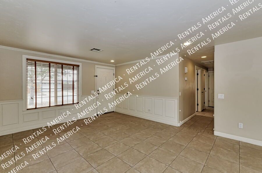 Enjoy this 4 bedroom, 2 bath luxury in Northwest Tucson! property image