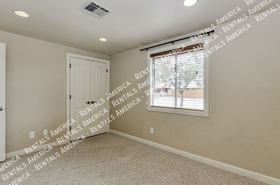 Enjoy this 4 bedroom, 2 bath luxury in Northwest Tucson! property image