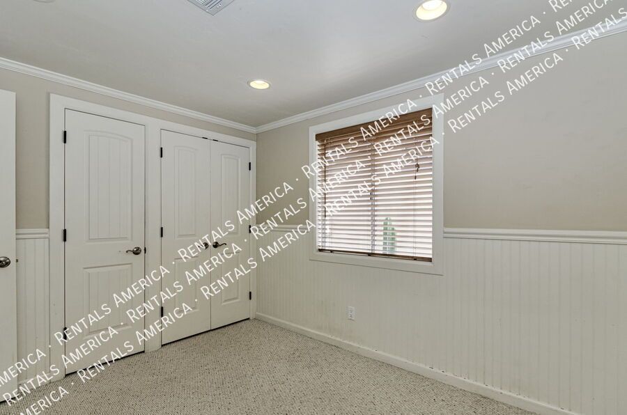 Enjoy this 4 bedroom, 2 bath luxury in Northwest Tucson! property image