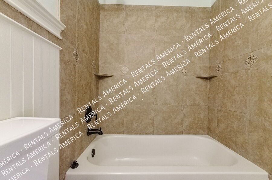 Enjoy this 4 bedroom, 2 bath luxury in Northwest Tucson! property image