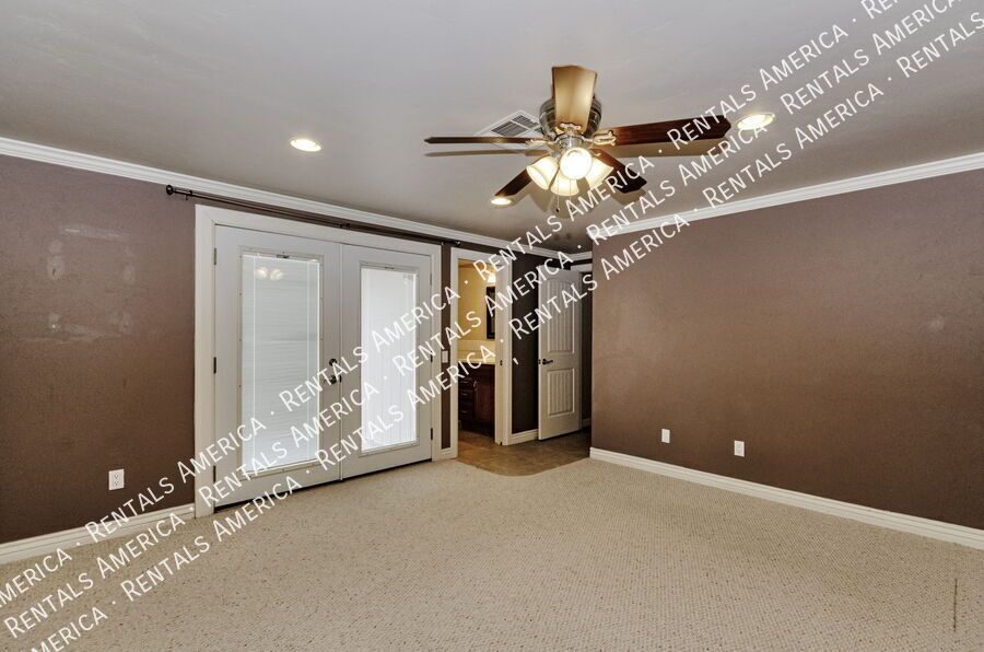 Enjoy this 4 bedroom, 2 bath luxury in Northwest Tucson! property image