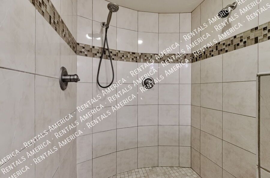 Enjoy this 4 bedroom, 2 bath luxury in Northwest Tucson! property image