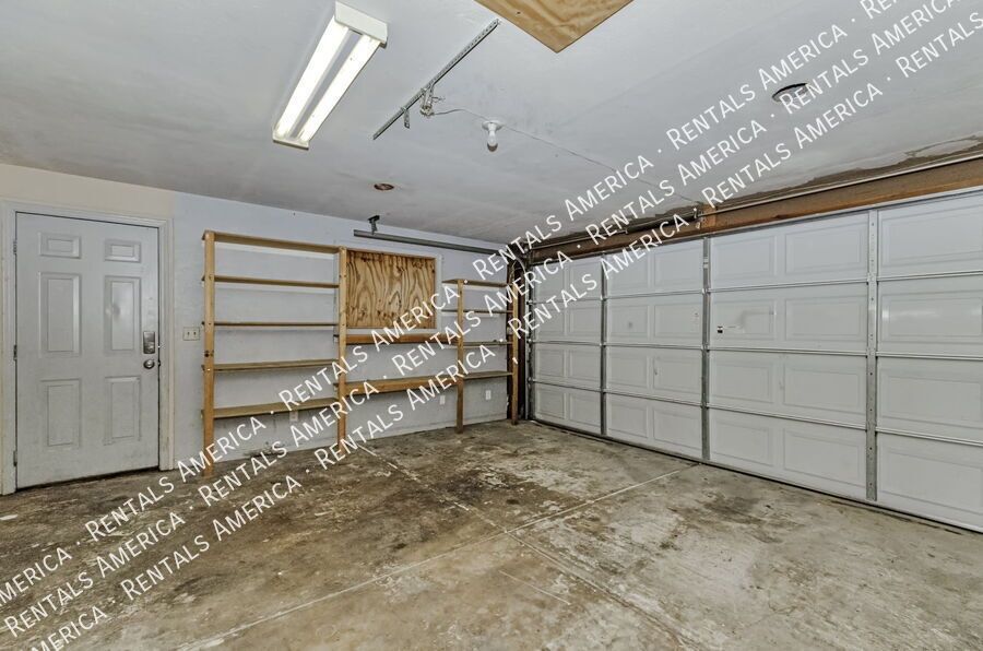 Enjoy this 4 bedroom, 2 bath luxury in Northwest Tucson! property image