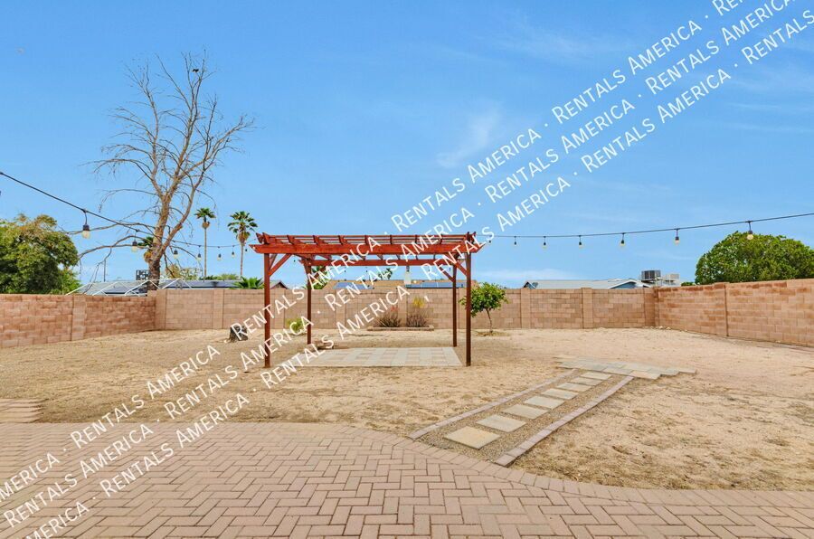 Enjoy this 4 bedroom, 2 bath luxury in Northwest Tucson! property image