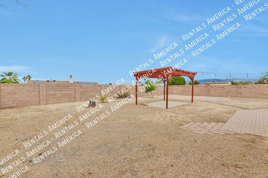 Enjoy this 4 bedroom, 2 bath luxury in Northwest Tucson! property image