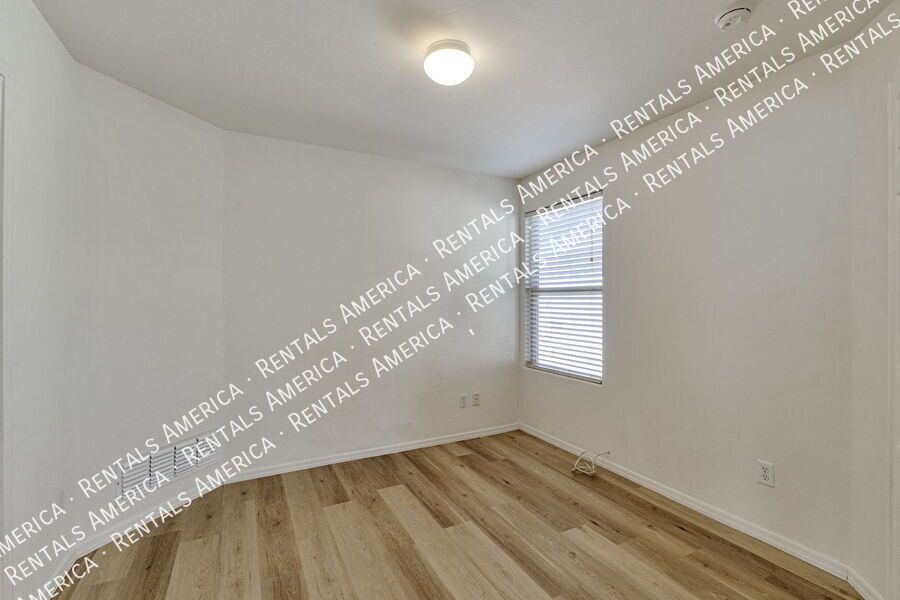 Charming 4 Bedroom 2 Bath Home in Rita Ranch property image