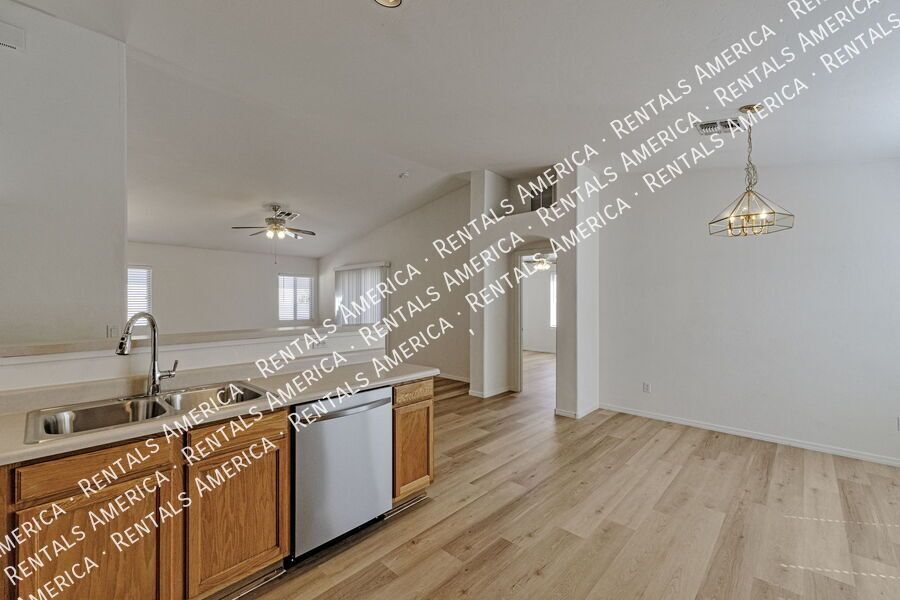 Charming 4 Bedroom 2 Bath Home in Rita Ranch property image