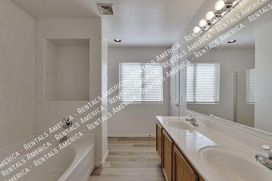 Charming 4 Bedroom 2 Bath Home in Rita Ranch property image