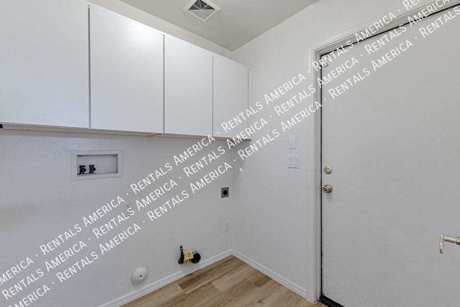 Charming 4 Bedroom 2 Bath Home in Rita Ranch property image