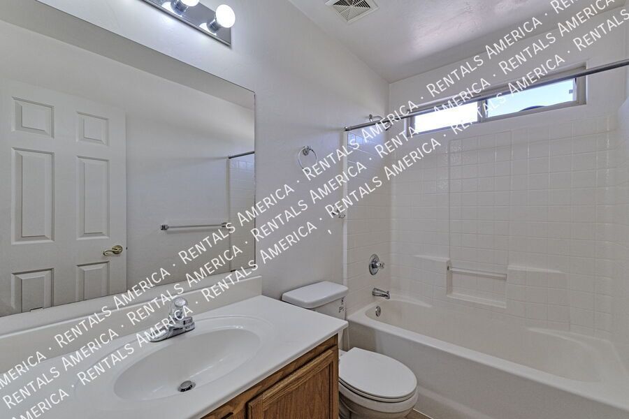 Charming 4 Bedroom 2 Bath Home in Rita Ranch property image