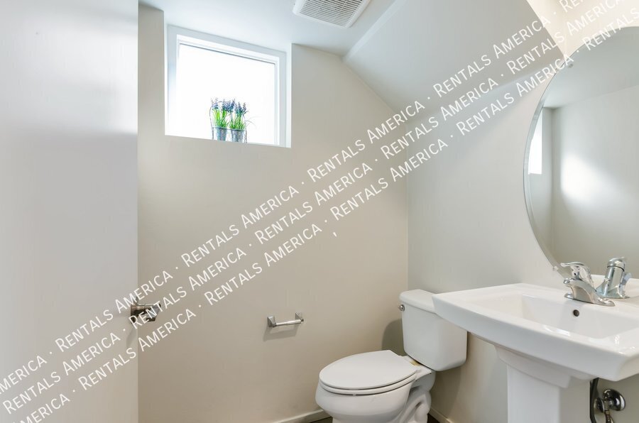 Modern home near University, Banner property image