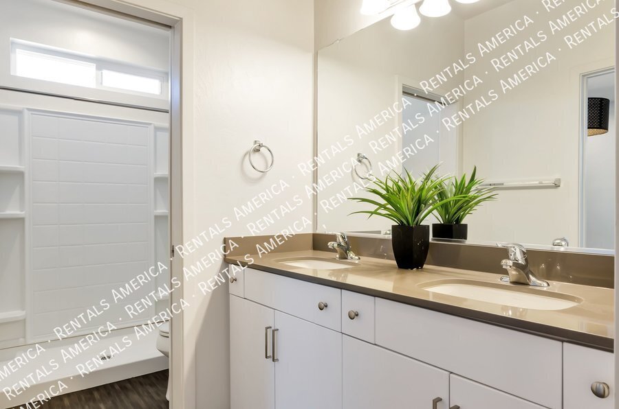 Modern home near University, Banner property image