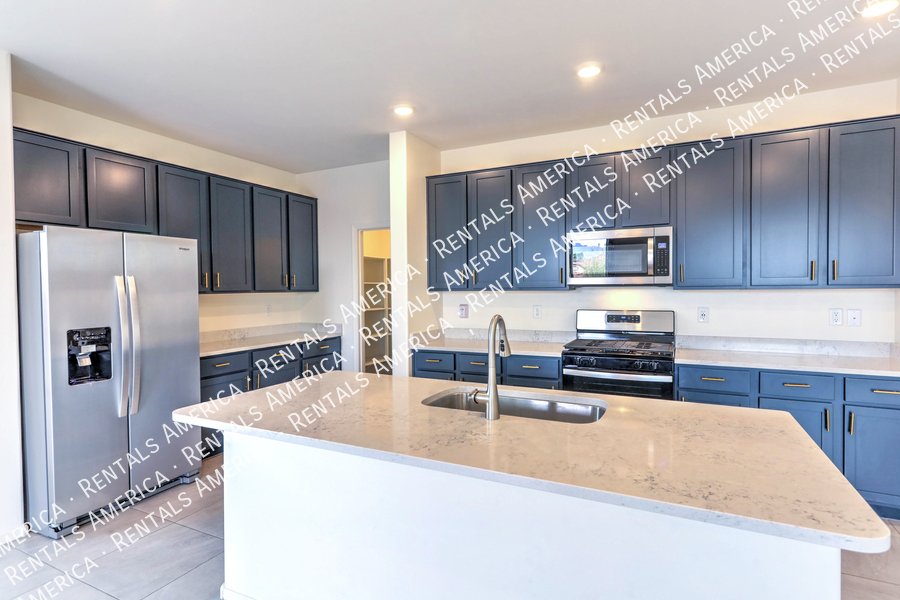 Timeless Style with Modern Edge 4 bedroom 2 bath BEAUTIFUL Home!! property image