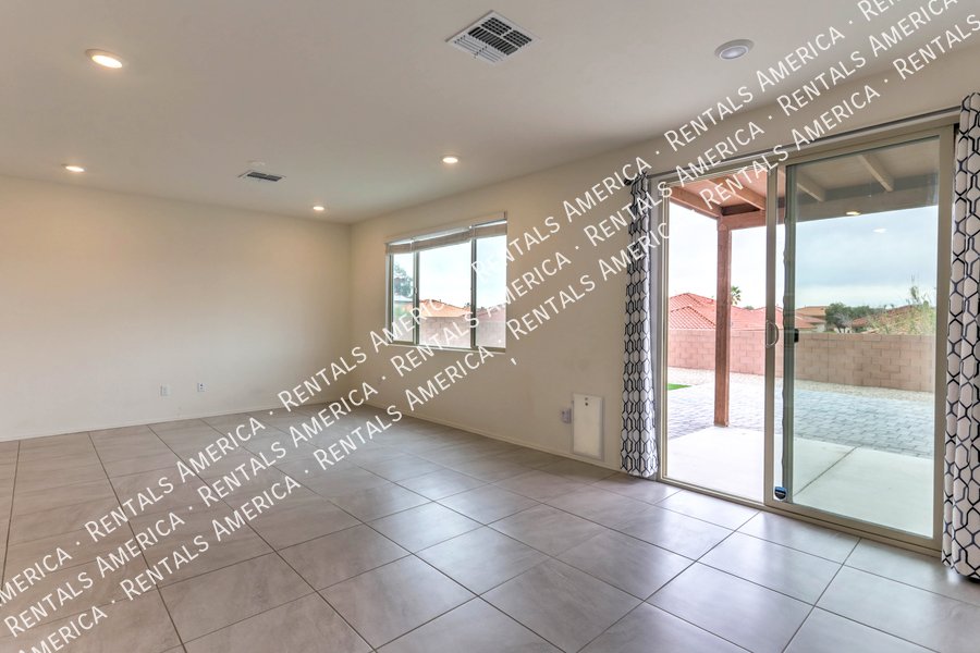 Timeless Style with Modern Edge 4 bedroom 2 bath BEAUTIFUL Home!! property image