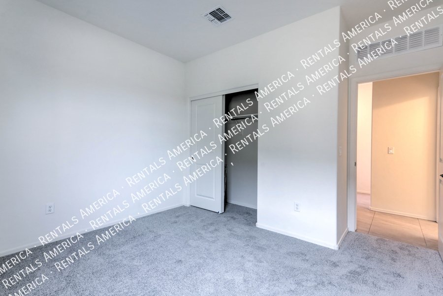 Timeless Style with Modern Edge 4 bedroom 2 bath BEAUTIFUL Home!! property image