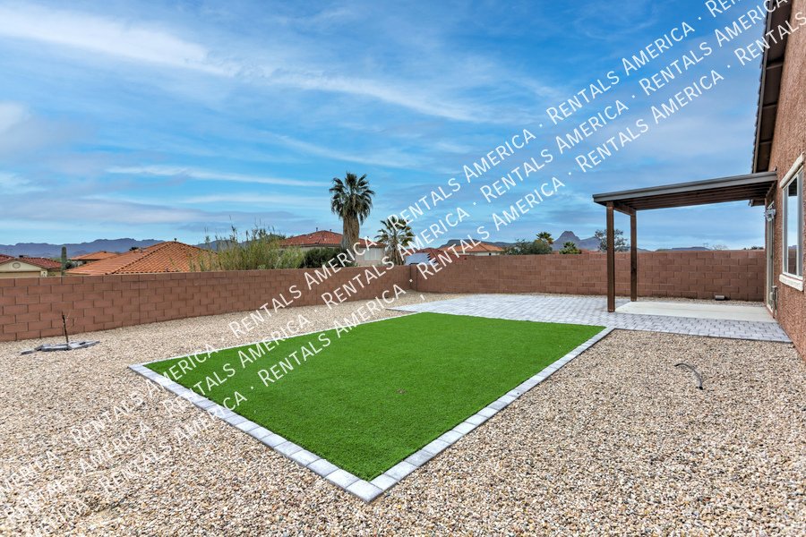 Timeless Style with Modern Edge 4 bedroom 2 bath BEAUTIFUL Home!! property image