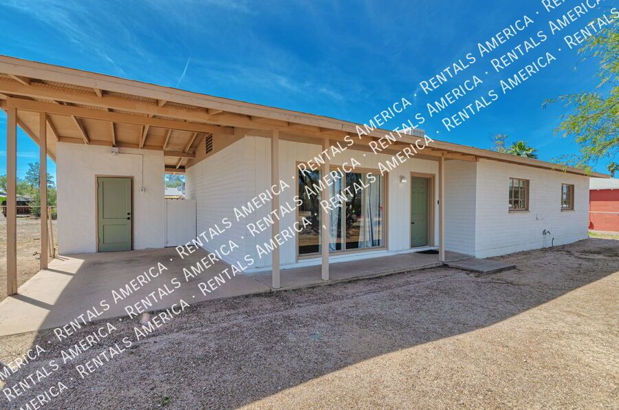 Beautiful 3BR/2BA w/ huge yard & garden property image