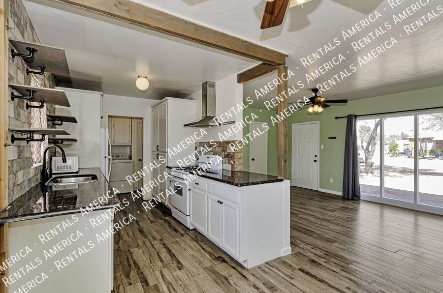 Beautiful 3BR/2BA w/ huge yard & garden property image