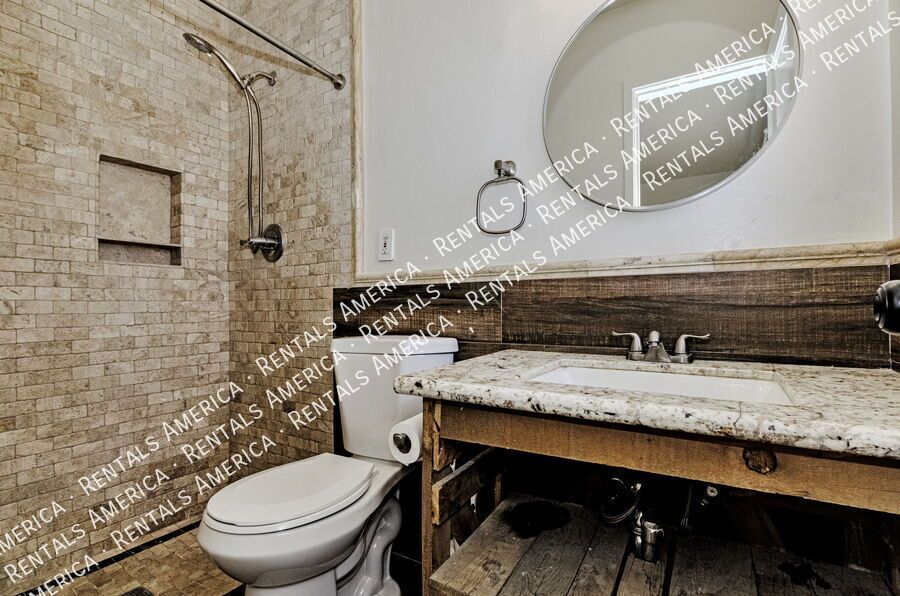 Beautiful 3BR/2BA w/ huge yard & garden property image