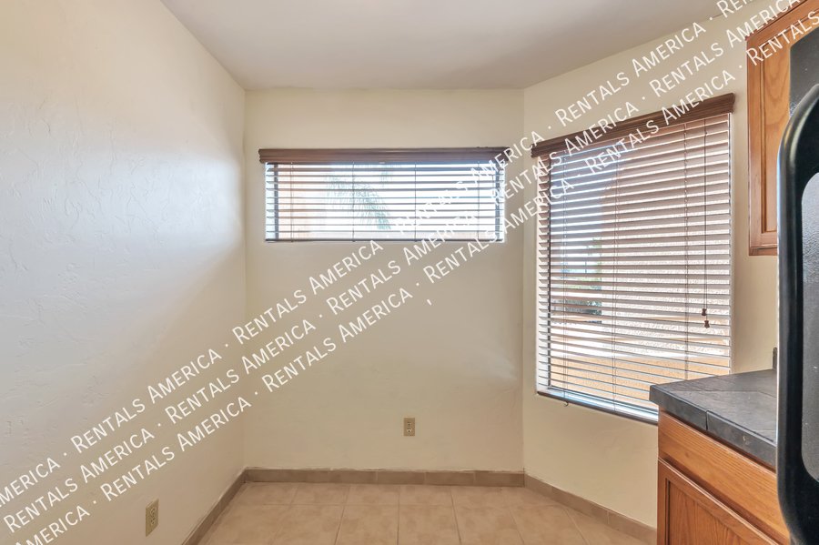 Great Location, Swan & Sunrise! property image