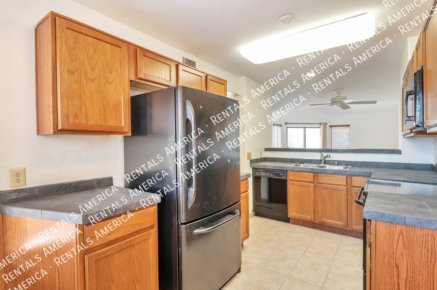 Great Location, Swan & Sunrise! property image