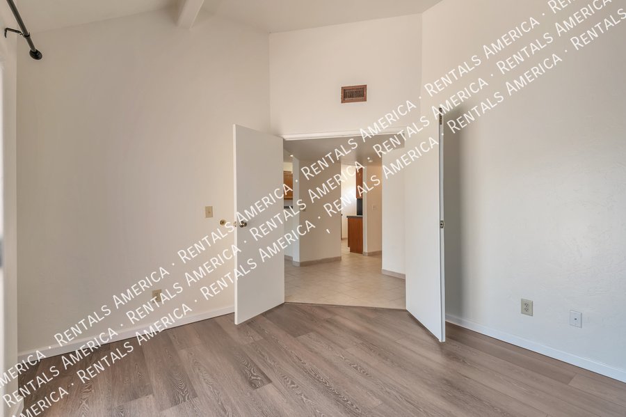 Great Location, Swan & Sunrise! property image