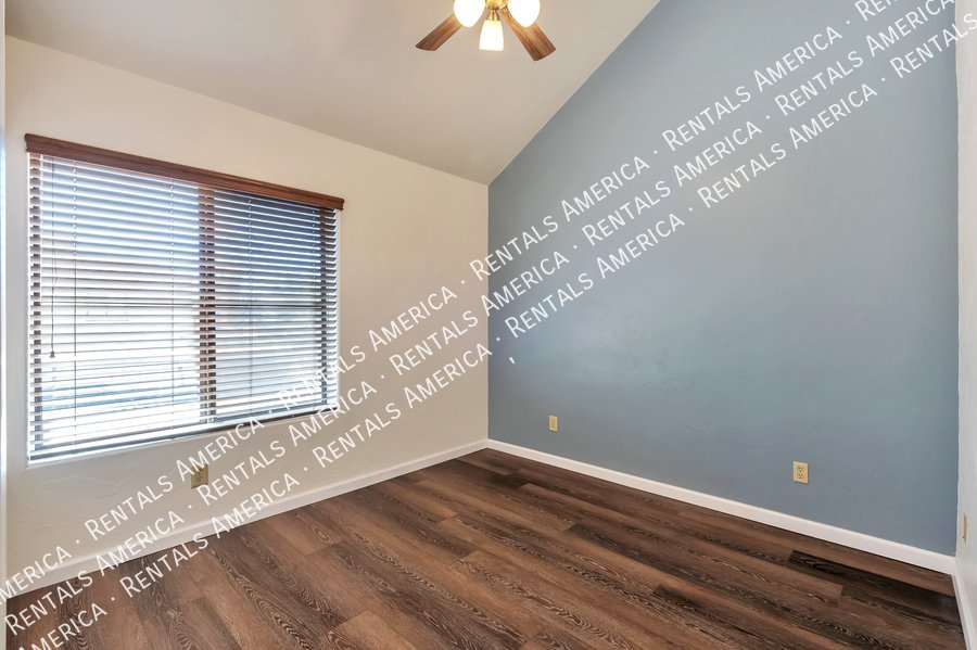 Great Location, Swan & Sunrise! property image