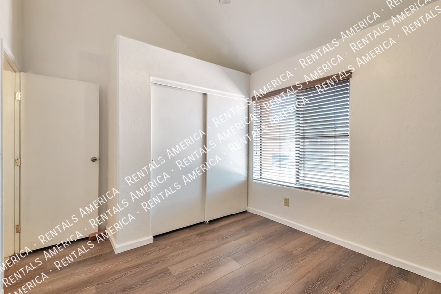 Great Location, Swan & Sunrise! property image