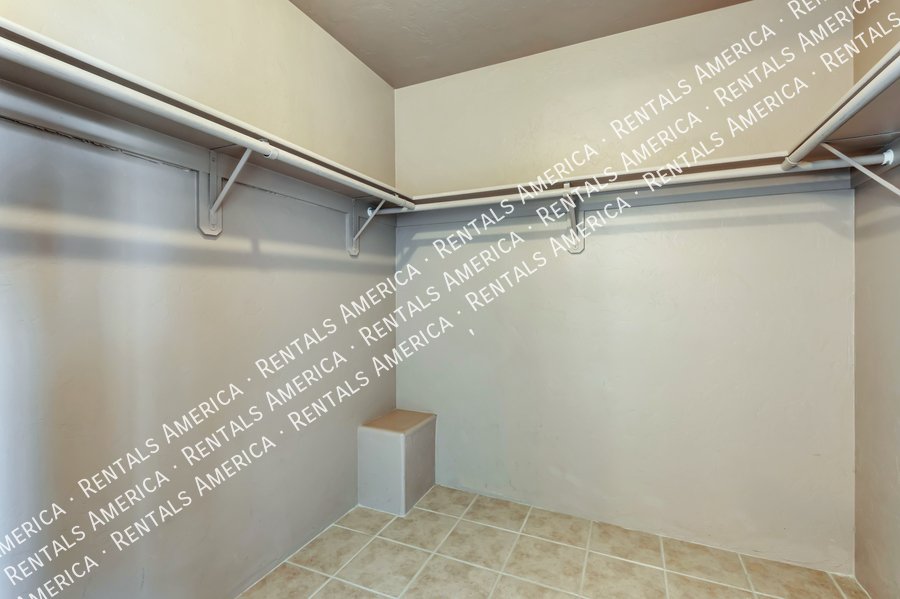 Great Location, Swan & Sunrise! property image