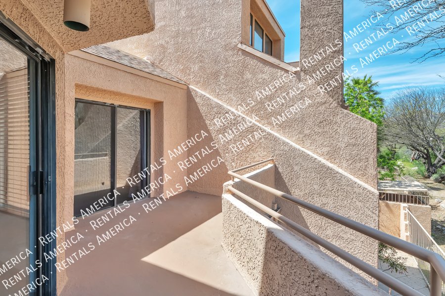 Great Location, Swan & Sunrise! property image