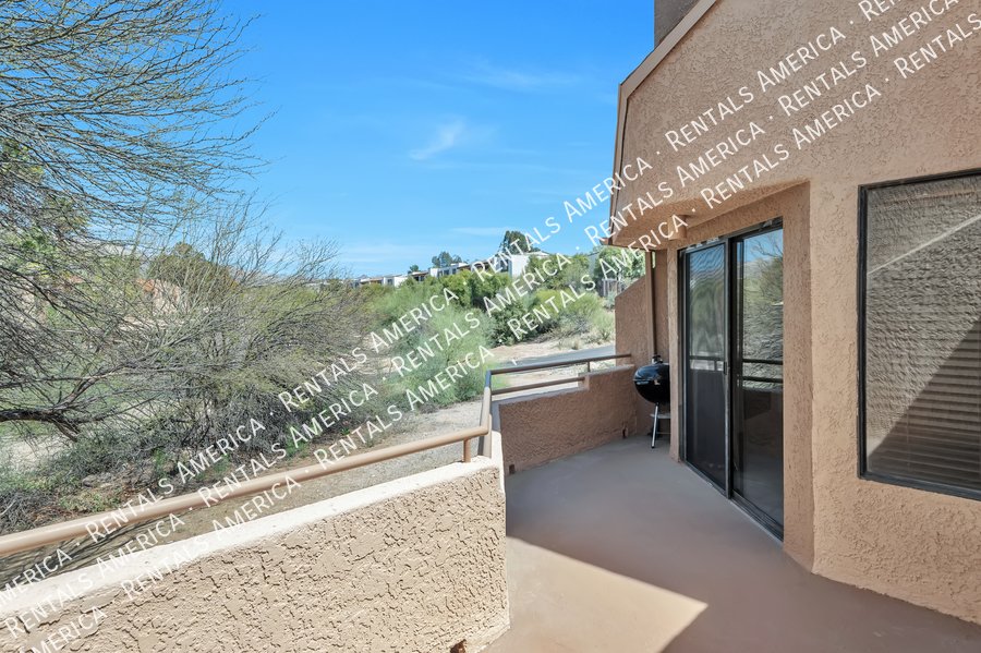 Great Location, Swan & Sunrise! property image