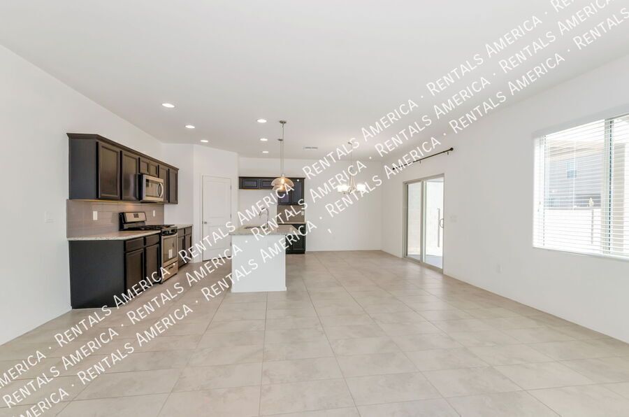 3/3 Home with  Washer/Dryer AND Community Pool & Vail School District property image