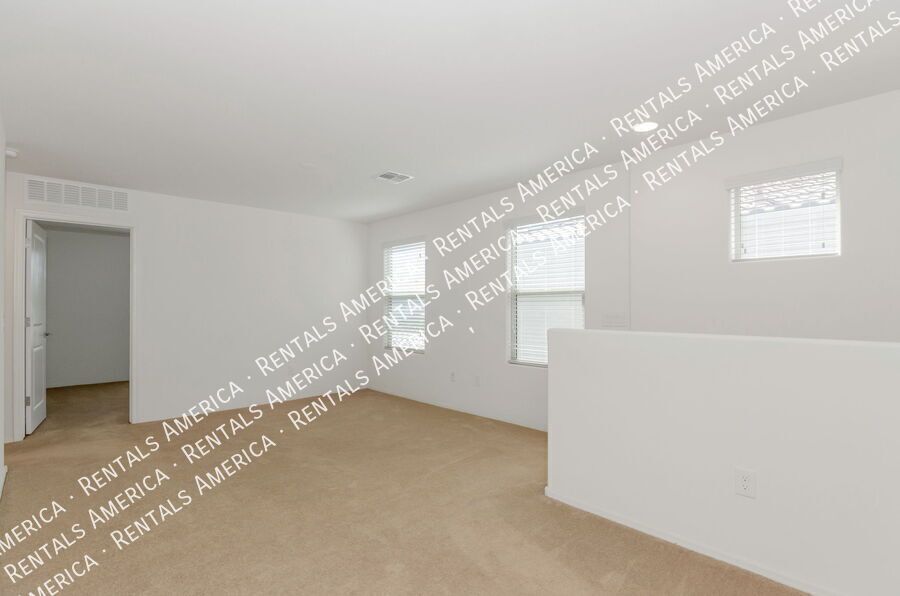 3/3 Home with  Washer/Dryer AND Community Pool & Vail School District property image