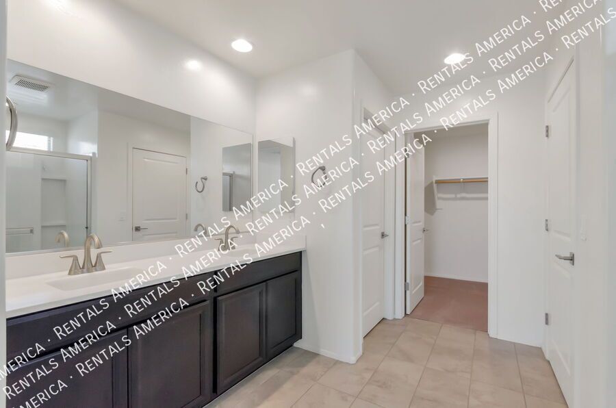 3/3 Home with  Washer/Dryer AND Community Pool & Vail School District property image