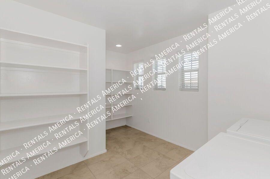 3/3 Home with  Washer/Dryer AND Community Pool & Vail School District property image