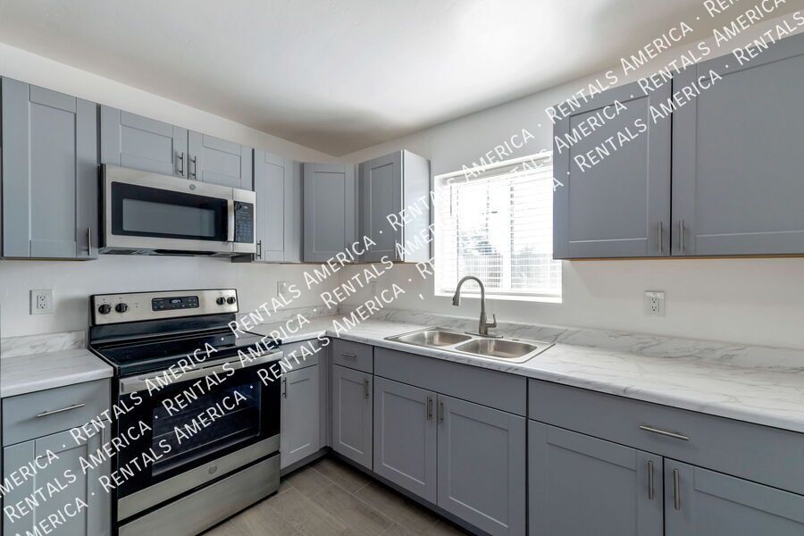 $500 off M/I for this Beautiful Renovated 3bdrm 2 bath! property image