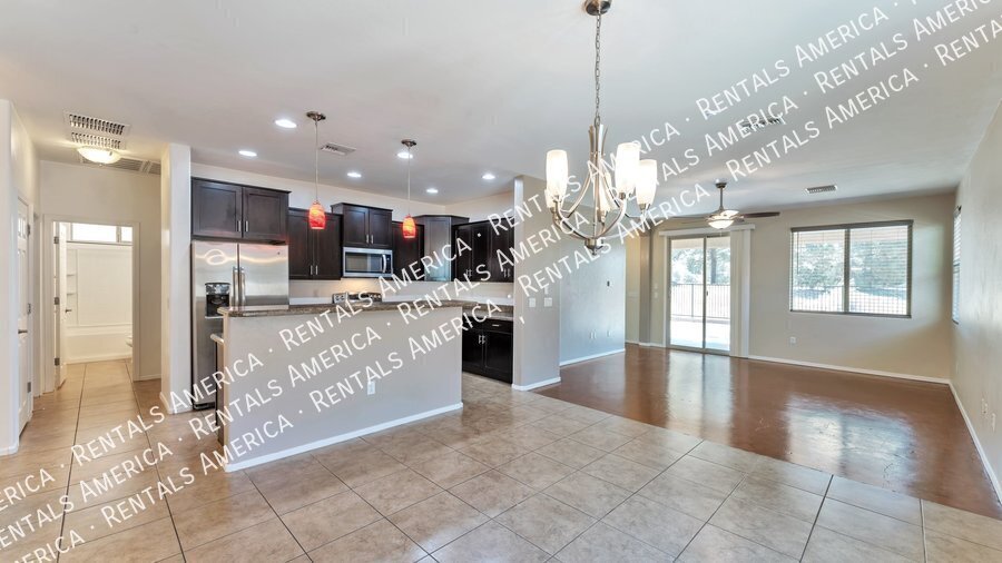 Home in Quarry Pines golf course, close to I-10 property image