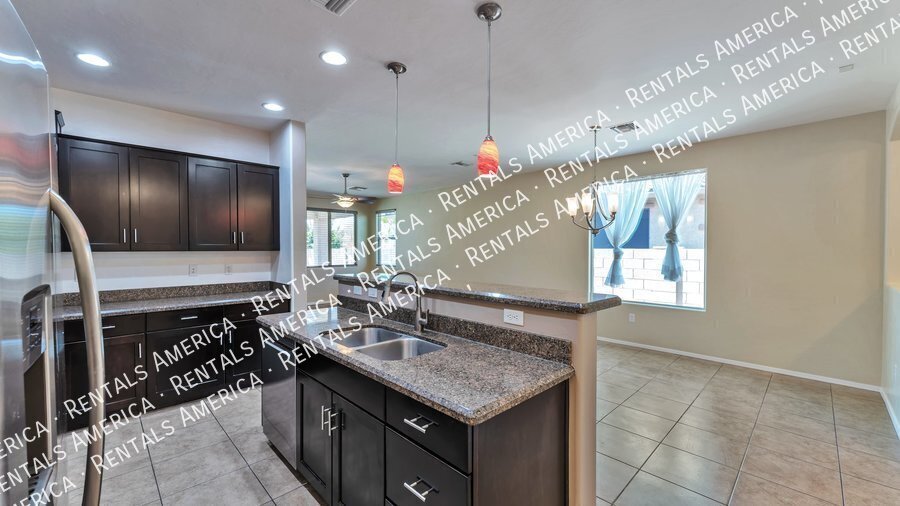 Home in Quarry Pines golf course, close to I-10 property image