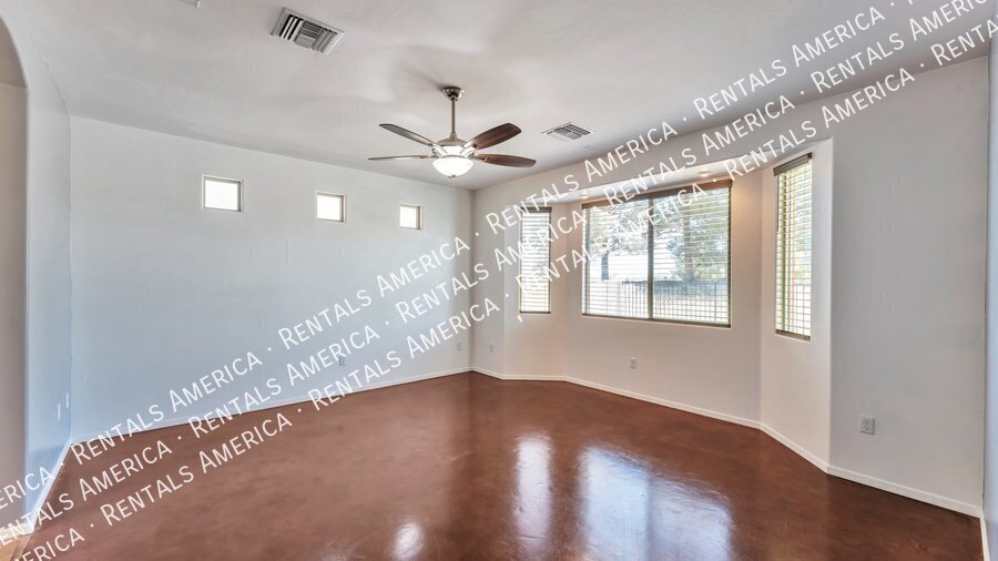 Home in Quarry Pines golf course, close to I-10 property image