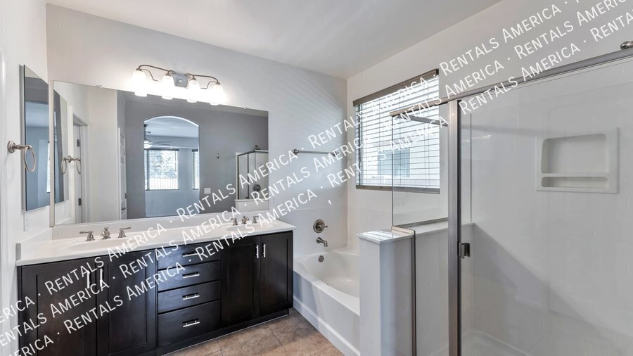 Home in Quarry Pines golf course, close to I-10 property image