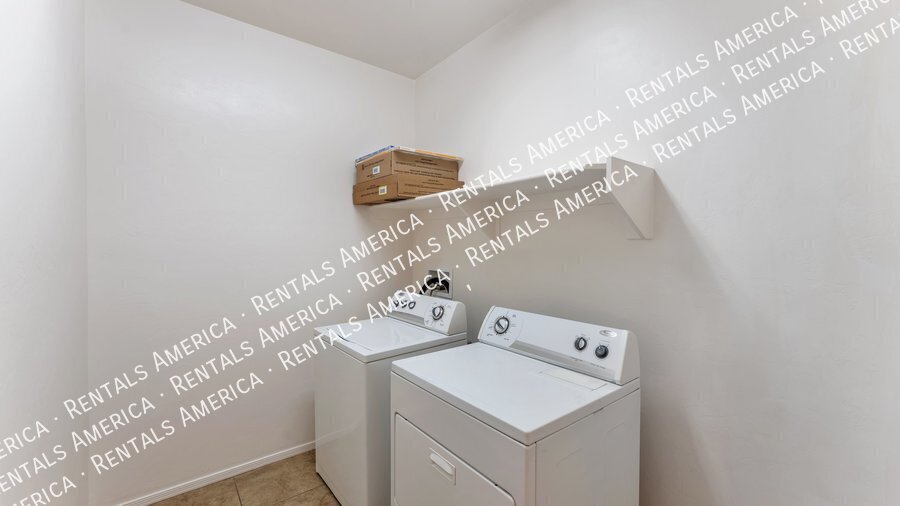 Home in Quarry Pines golf course, close to I-10 property image