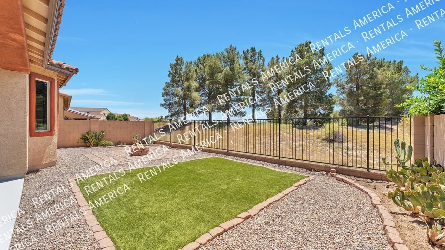 Home in Quarry Pines golf course, close to I-10 property image