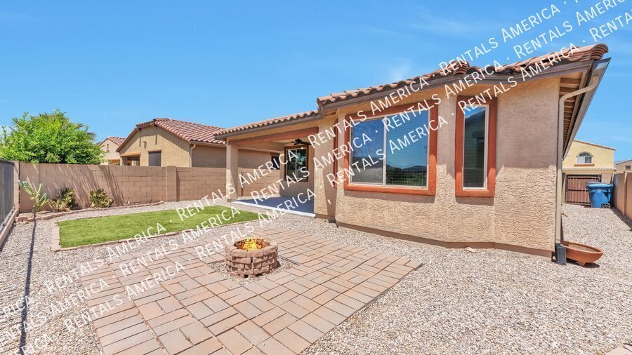 Home in Quarry Pines golf course, close to I-10 property image