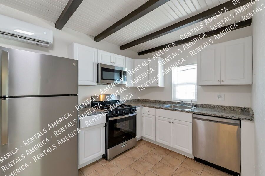 Charming 1 Bed / 1 Bath in Central Tucson property image